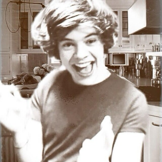 ☼ Dancing in the kitchen with Harry ☼ 