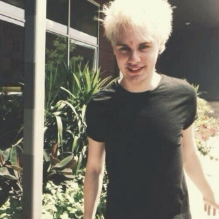 i love you michael clifford.
