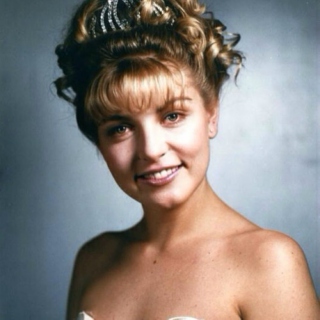 eating donuts with laura palmer