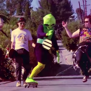  aliens are real and i want to skateboard with them