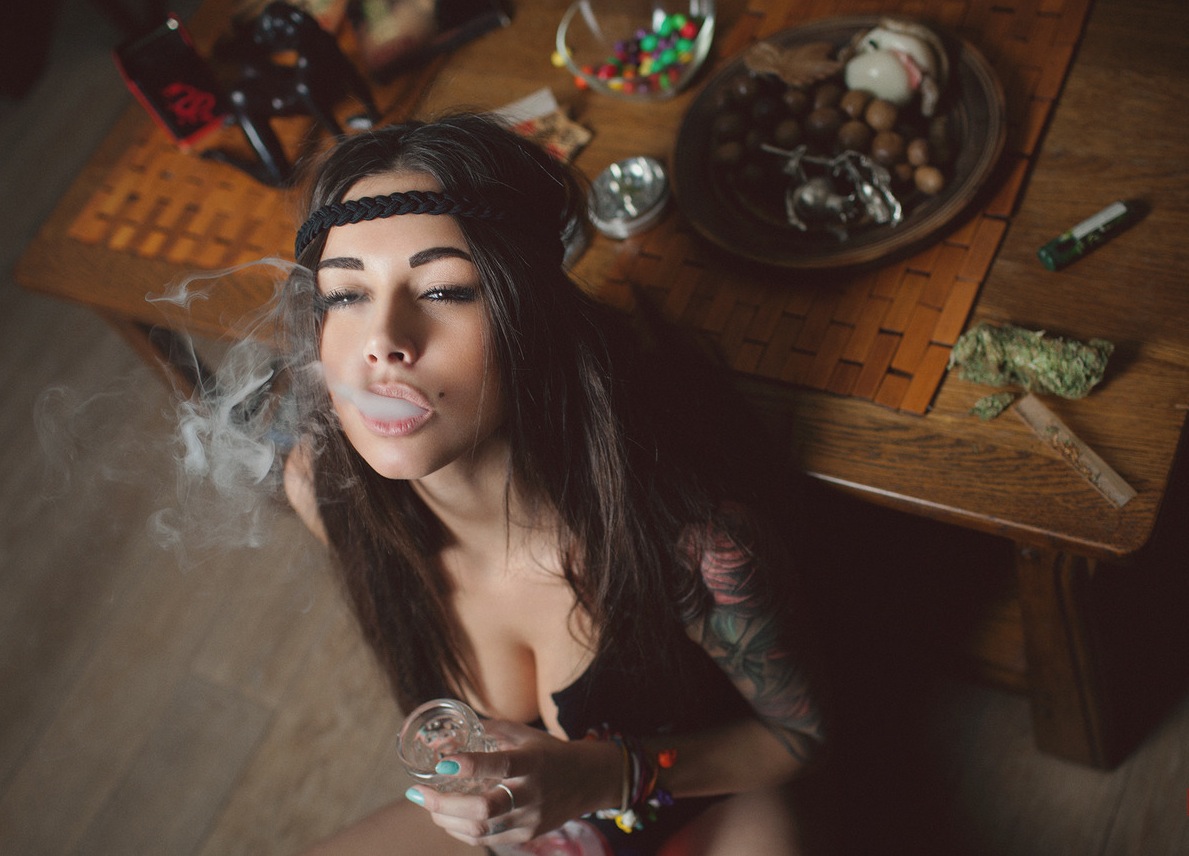Gorgeous brunette smoking playing best adult free photo