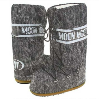 Acid Wash Moon Boots