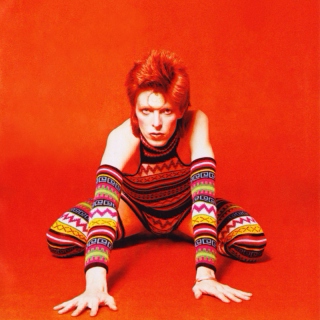 Bowie Essentials, Covers & Friends