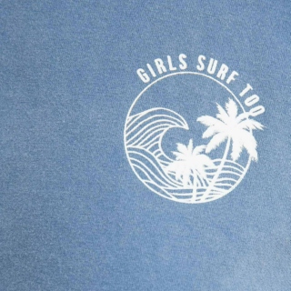 girls surf too