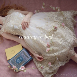 ☆ READING IN BED ☆