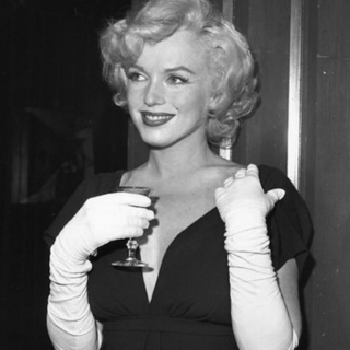 Marilyn Monroe's proteIN drINK