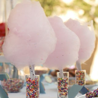Carnivals & Candy Floss (Mia)