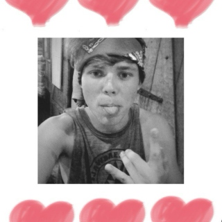 ♡making out with Ashton♡