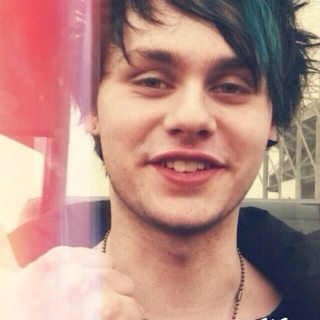 mikey (◠‿◠✿)