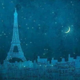 Midnight stroll in Paris 