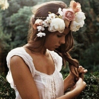 Love in her eyes & flowers in her hair♡