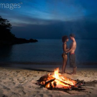 Kissing on a beach date