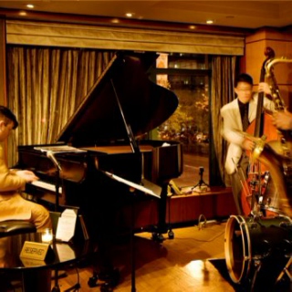 Smooth Jazz Session: A Jazzy Friday Night