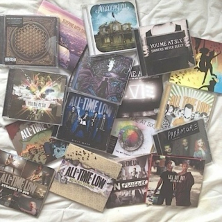 ♡ mix tape of her favorite bands ♡