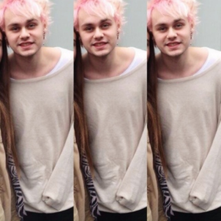 Sweater Paw Mikey 