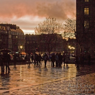 Marcher dans les rues de Paris