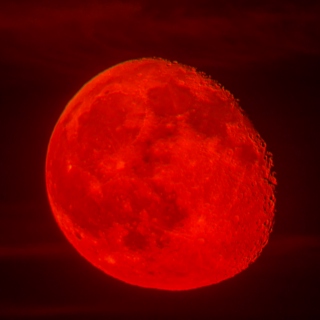 ((red moon))