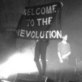 Welcome to the Rɘvolution