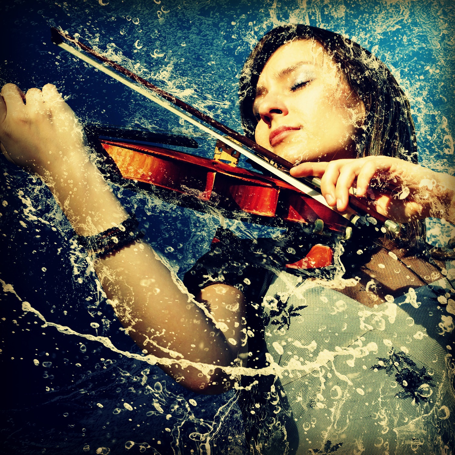Музыка дождя автор музыки. Скрипачка. Скрипач. Девушки со скрипкой. Музыкальная фотосессия.