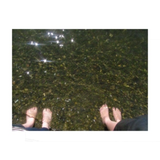 toes in water