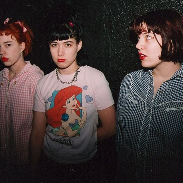 songs by/4 queens of noise