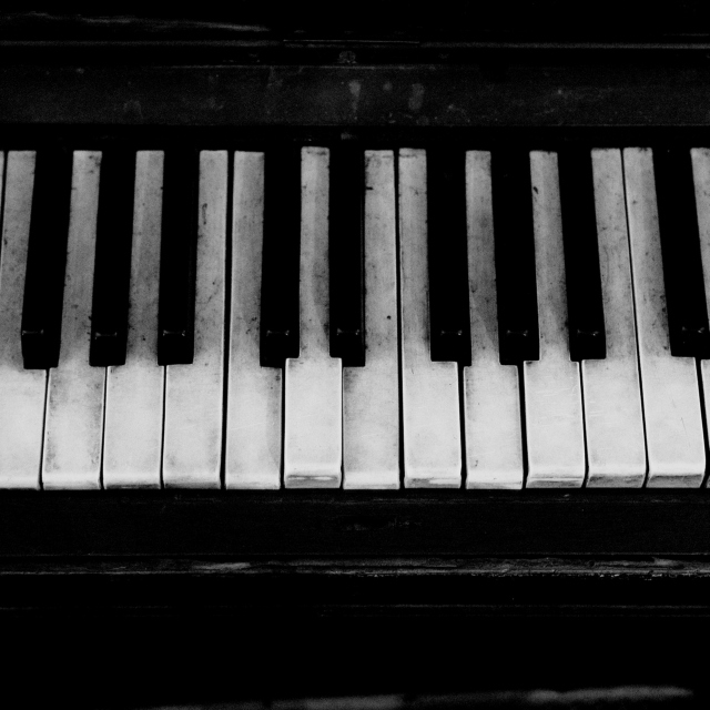 PIANO - (sad piano melody)