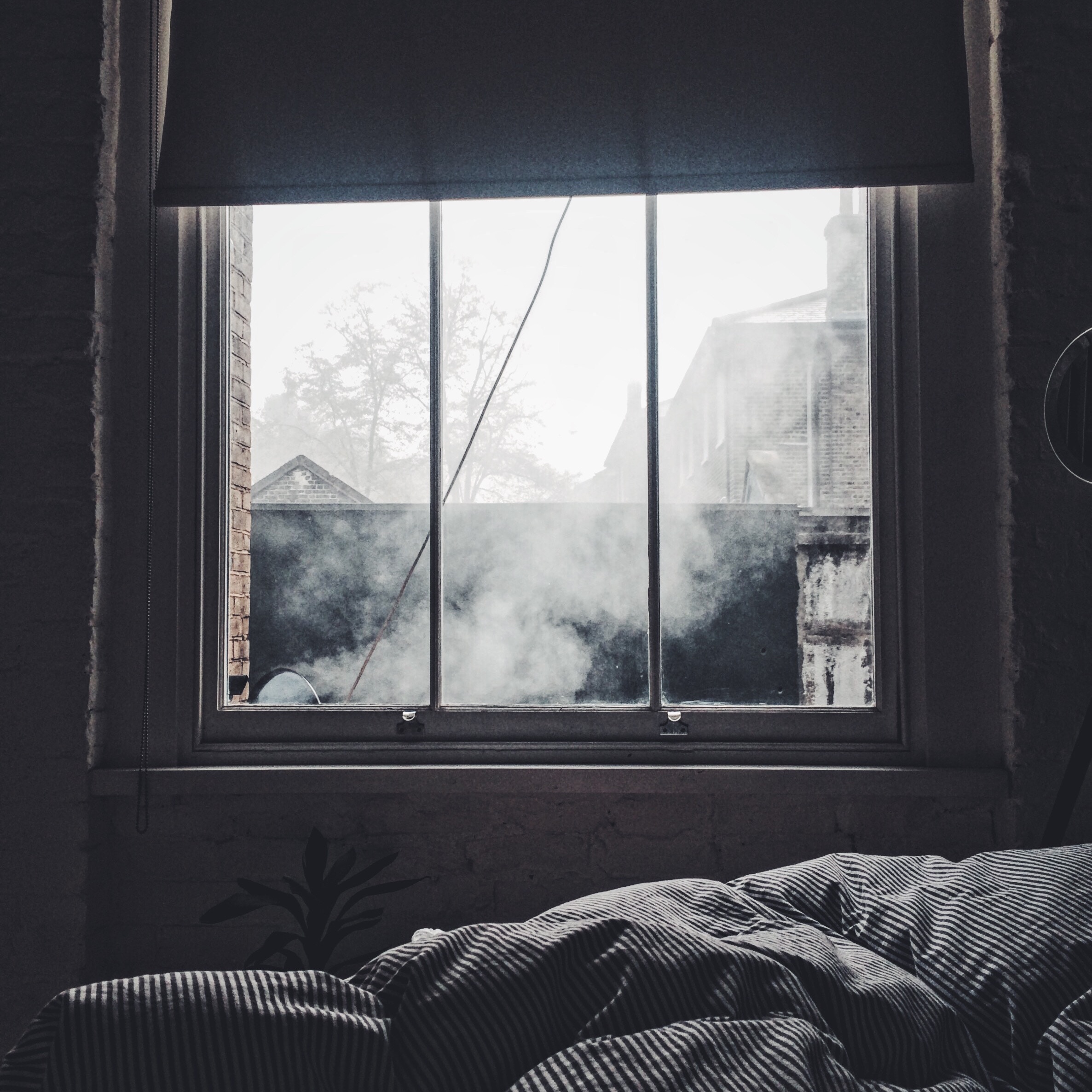 Грустный ночной плейлист. Атмосферное окно. Грустная Эстетика. Комната грусти. Эстетики одиночества.